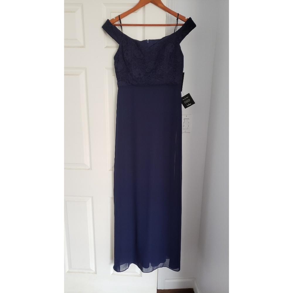 Lulu’s Off-the-Shoulder Maxi Gown 👗
